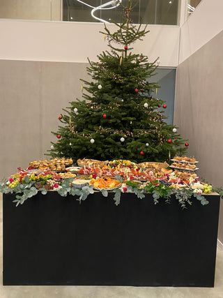 buffet noël repas fin d'année traiteur évènementiel catering service ile de france grazing table planche apéro
